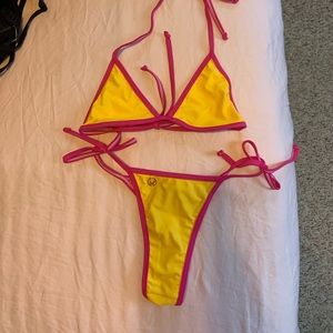 NWOT Berrydog bikini yellow + pink, top Medium bottom Large